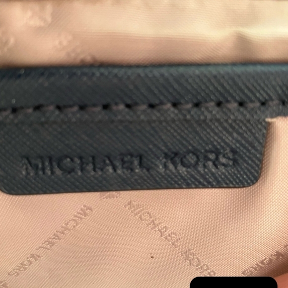 Michael Kors Jet Set Blue Crossbody Bag - Picture 3 of 12